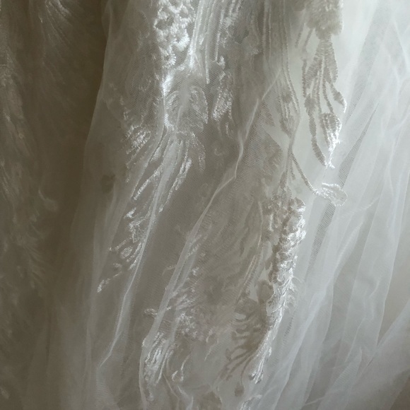 Demidress Wedding dress with Chic off the shoulder Tulle - Picture 5 of 14